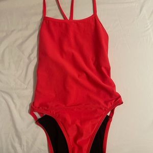 Jolyn One Piece.